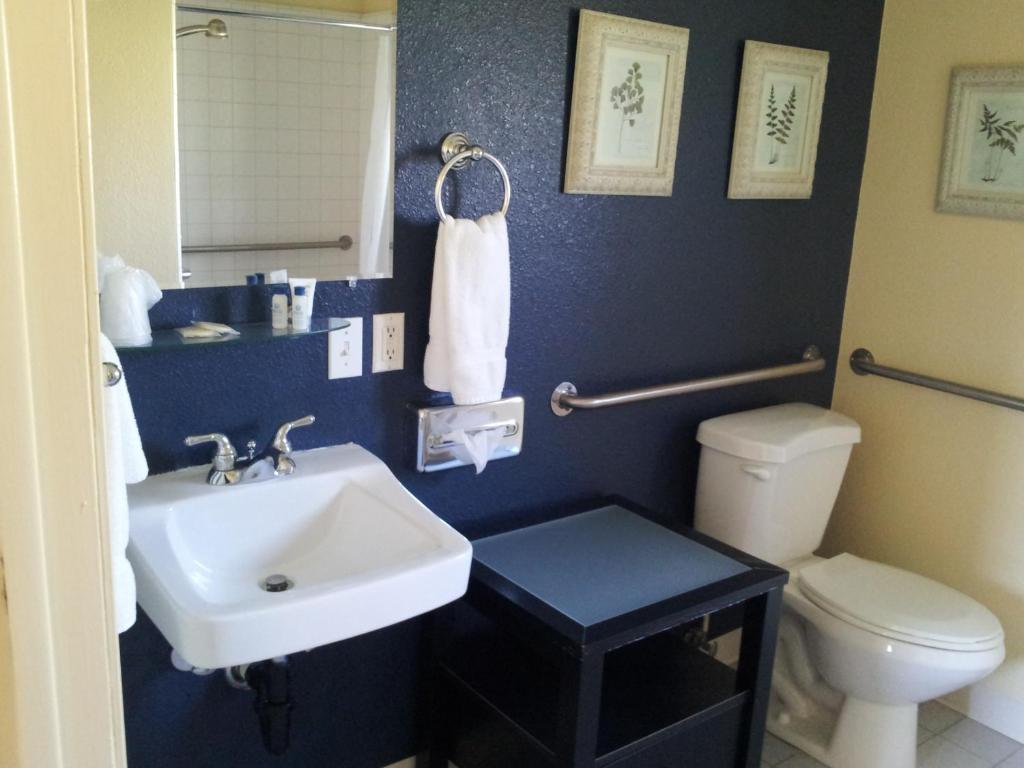 Andruss Motel Walker Room photo